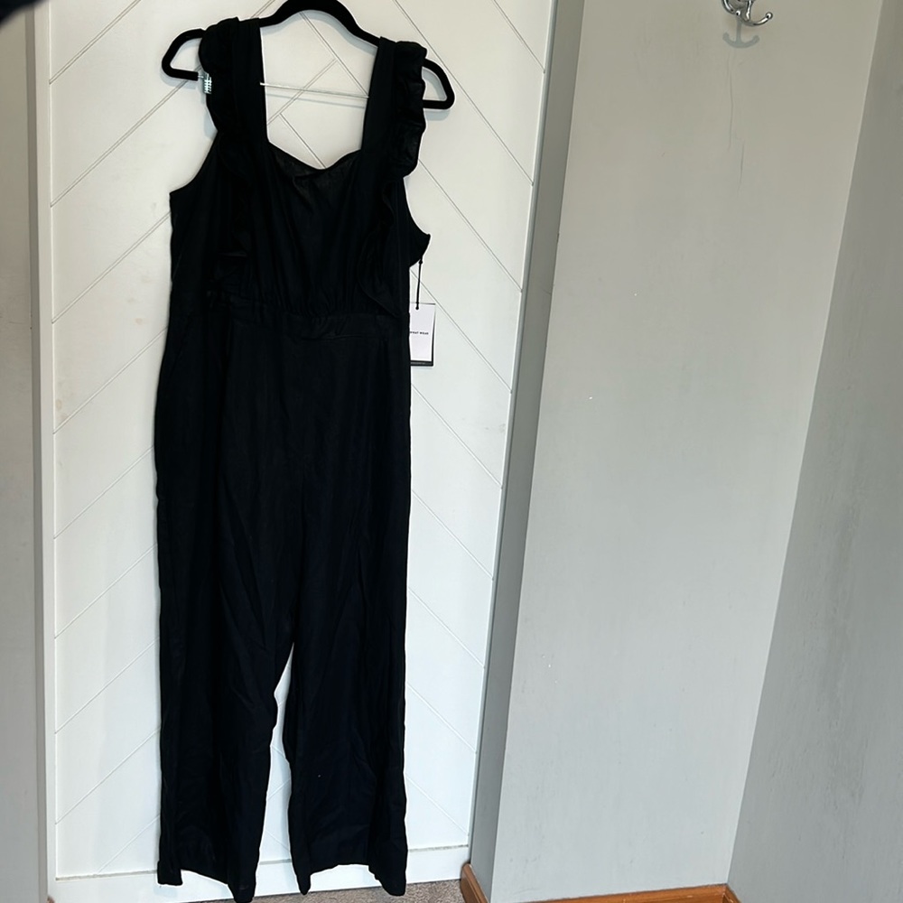 WHO WHAT WEAR | Black Jumpsuit